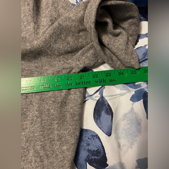 Sutton studio cashmere long sleeve sweater - Picture 7 of 8